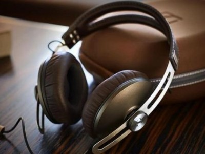 PC/ABS塑料材质粘接案例，帮助客户解决耳机发白问题-聚力胶水