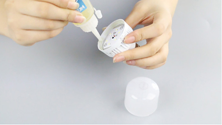 聚力耐高温PP胶-节能灯罩中应用案例