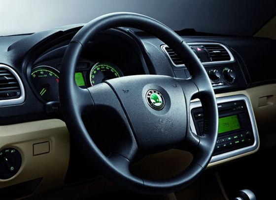 汽车方向盘胶水怎么选？选用聚力牌胶水专业技术指导解决难题